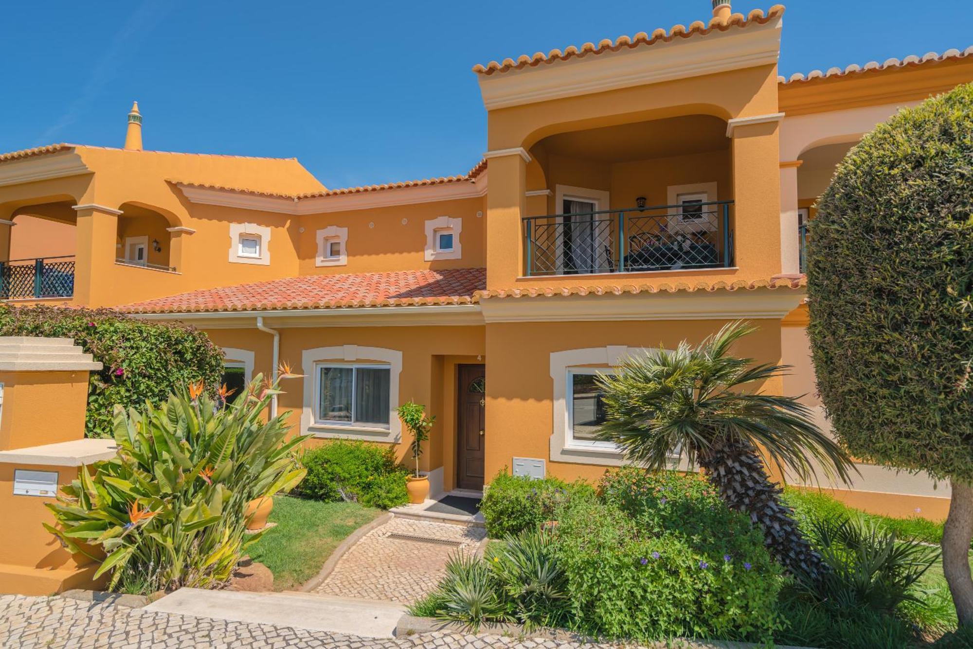 Willa Beautiful On Boavista Golf - Daily Service & Access